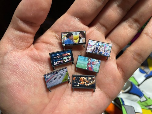 Diecast car garage tv - 1/64,