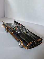 BATMOBILE CAR MODEL BATMAN 1:24 SIZE CLASSIC TV SERIES BLACK JADA & Robin 