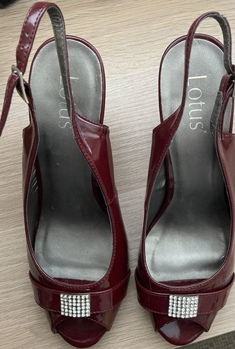 Shoes new boxed - -,
