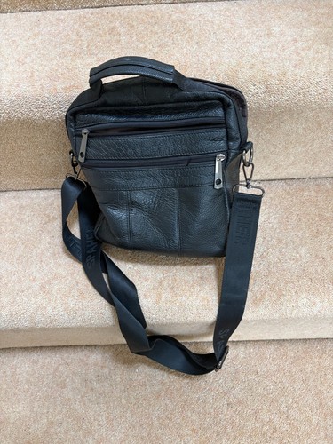 Gents shoulder travel bag