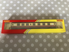 HORNBY OO GAUGE BR Mk. 1 CORRIDOR COMPOSITE COACH R4812 E15303 BOXED