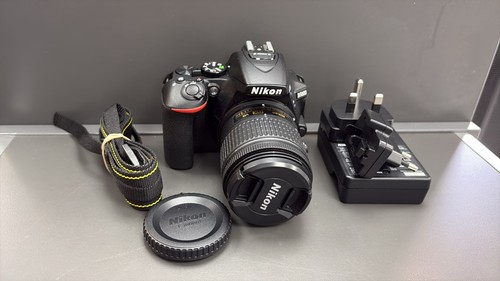 Nikon d5600 black - af-p, dx