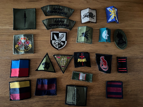 Various military cloth badges - various,