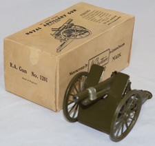 BRITAINS ROYAL  ARTILLERY GUN