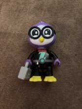 Spy peck action - spy,