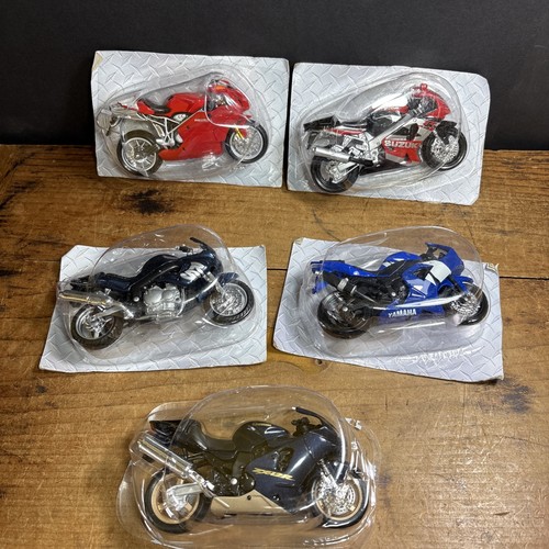 Maisto motorcycle bundle - x,