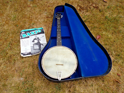Vintage 1930s banjo ukulele - vintage,