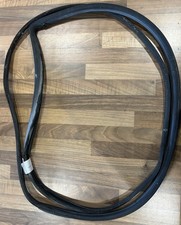 PORSCHE 944 (1985–1991) PASSENGER LEFT DOOR RUBBER OUTER SEAL TRIM USED