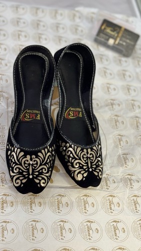 Pakistani khussa khusse flats - pakistani,