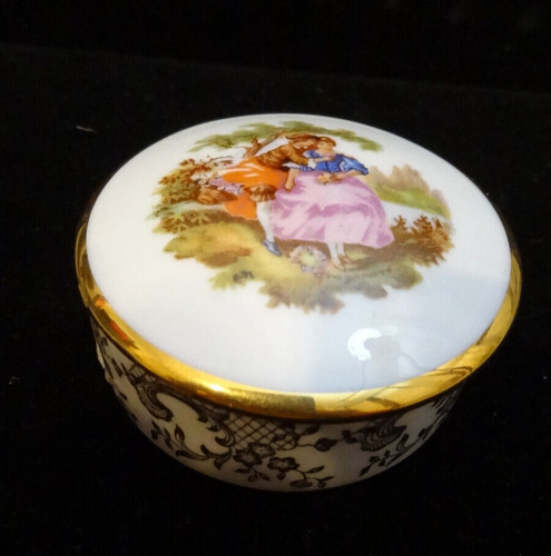 Porcelain trinket box courting - porcelain,