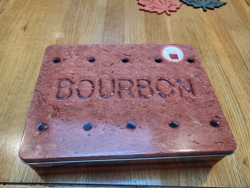 Vintage bourbon biscuit - vintage, tin