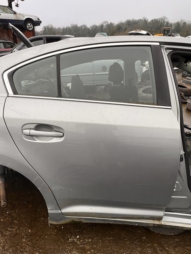 Toyota avensis door rear - door,