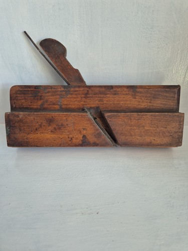 Antique wooden moulding - moulding, plane