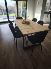 Elegant 5-Arm Gold Metal