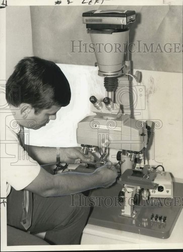 1968 press photo detective - 1968,