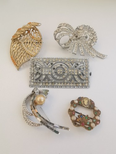 Selection vintage brooches - selection, of