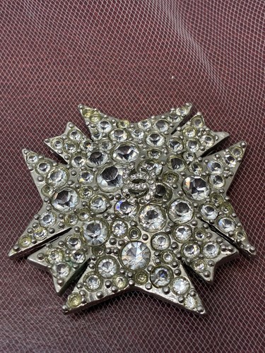 Authentic chanel 2005 crystal - authentic,