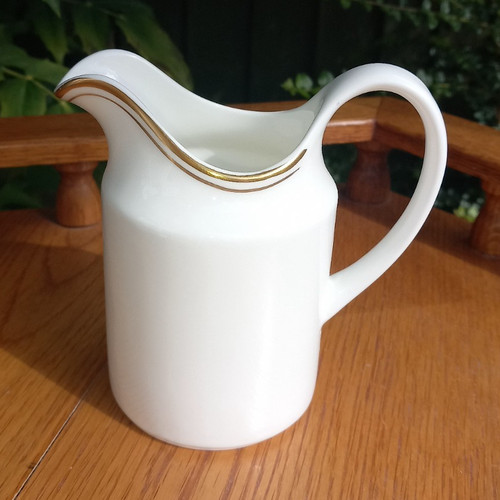 Royal doulton gold - doulton, concorde