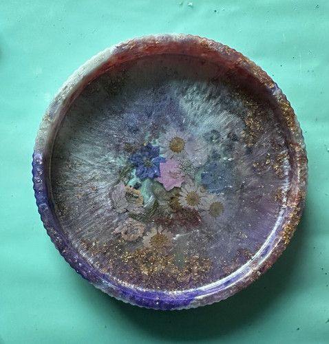 Round purple resin - round,