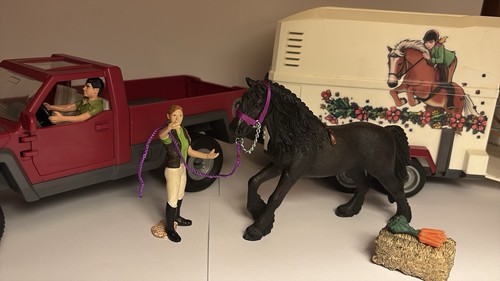 Schleich horse club trailer - horse,