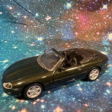 Maisto 1/18 Scale Die Cast Model Jaguar XK8 British Racing Green - Missing Wheel