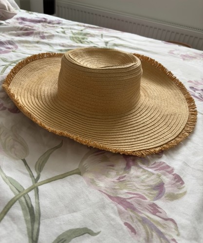 Women wide brim - wide, frayed