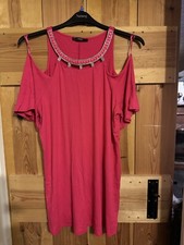 Lady’s Cold Shoulder Top