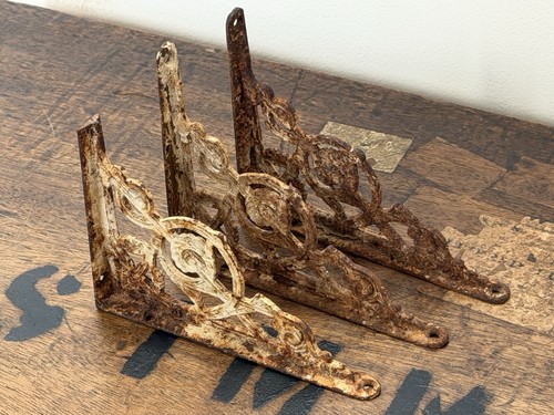 Trio vintage cast iron - of,