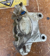 TRIUMPH 216132 STAG MK I & STAG MK II L/H/F LOCKHEED CALIPER (SHOP SOILED)