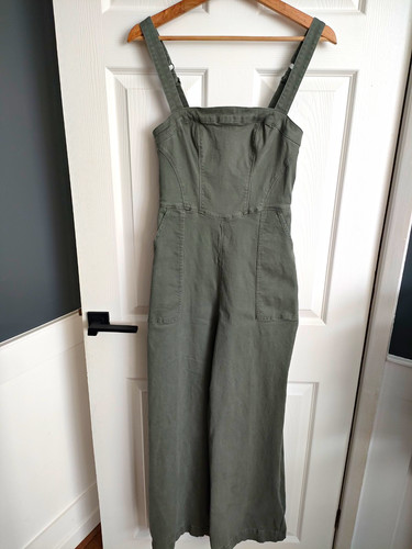 Hollister green square - hollister,