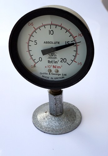 Bourdon pressure gauge