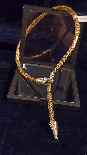Gold tone mesh - mesh, chain