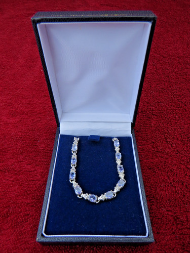 New with coa gemporia 7cts - with,