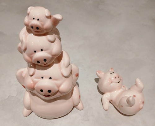 Vintage laughing pigs vtg - vintage,