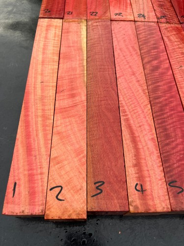 Pink ivory turning - spindle, /