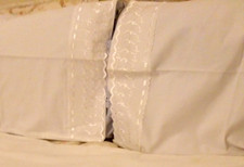 Vintage White Duvet Set with 2Pillowcases & Broderie Anglaise Edging -Double Bed
