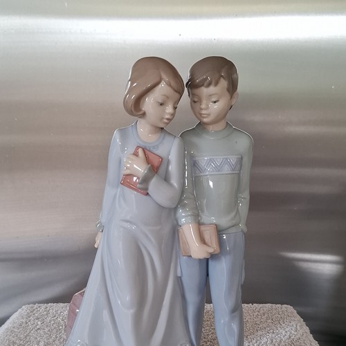 Nao porcelain couple figurine - nao,