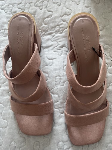 Salmon pink next slip - pink, on