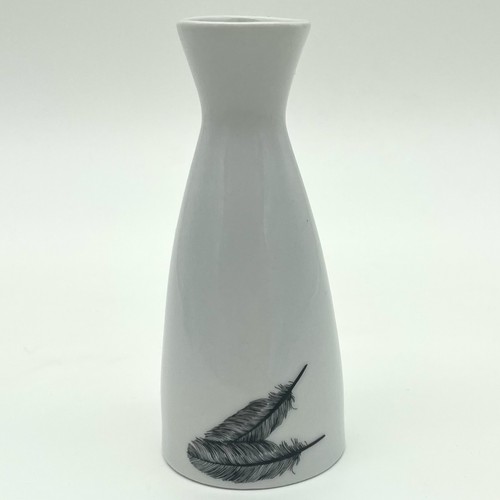 White feather bud - bud, vase