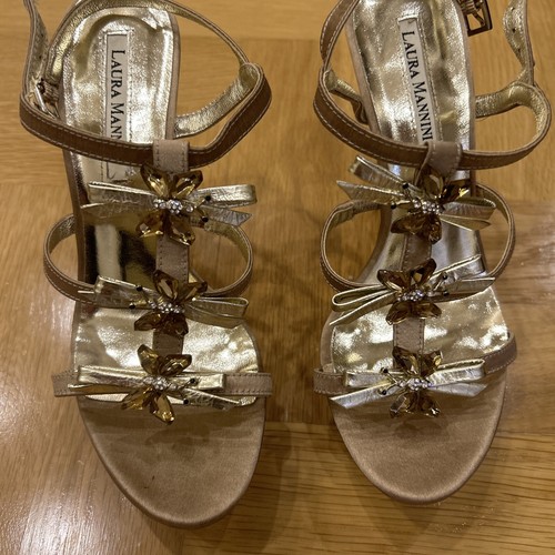 Women heels size 5 - women’s,