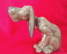 LLADRO TIMID DOG BLOODHOUND