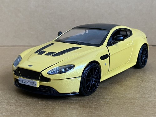 Motormax aston martin - motormax, v12