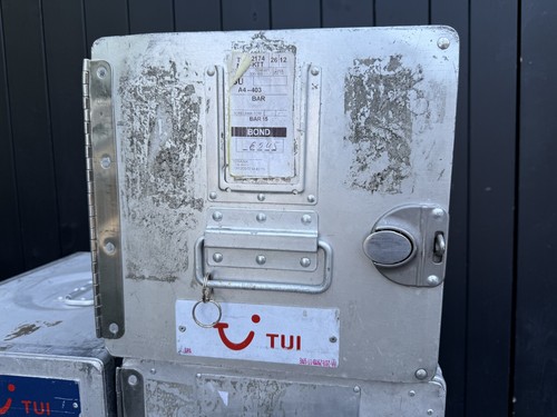 Tui airways aircraft galley - tui,