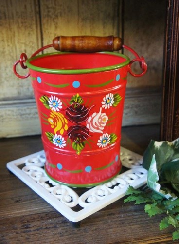 19cm tall red narrowboat - 19cm,