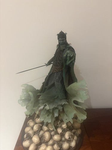 Weta lord the rings king - weta,