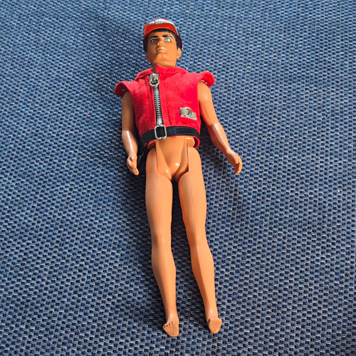 Captain scarlet figure missing - captain,