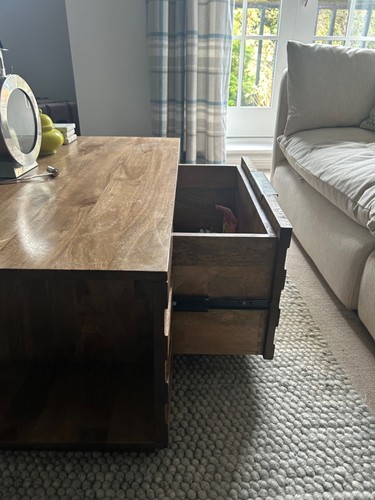 Marks spencer coffee table - &,