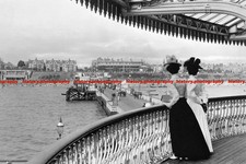 F002310 Clacton pier at