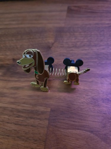 Disneyland paris pin badge - disneyland,