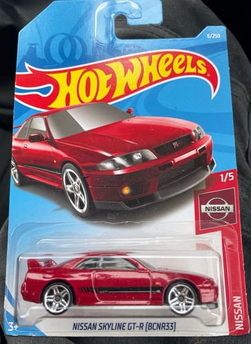 Hotwheels nissan skyline - 1:64,